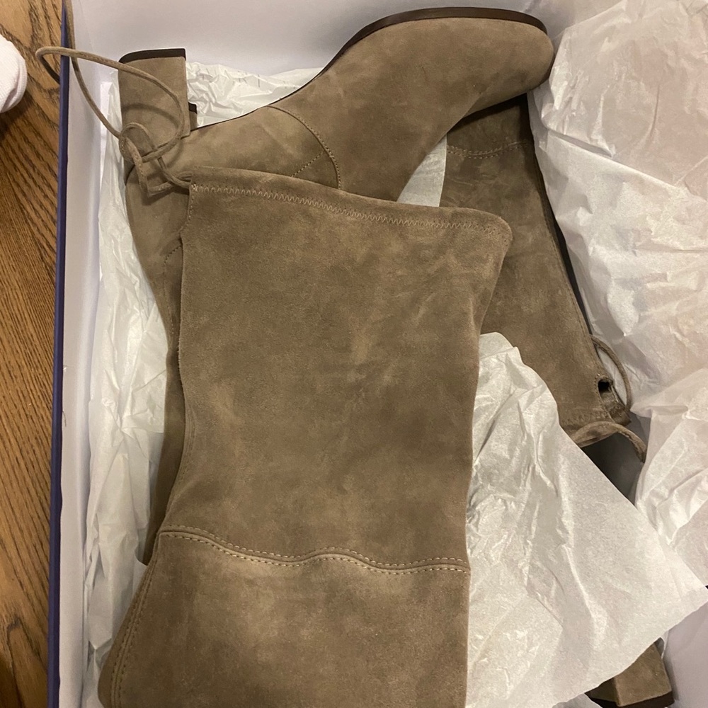 Brand new Stuart Weitzman Knee high boots.